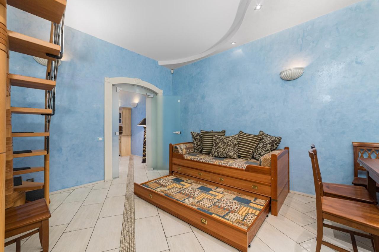 Classical Deribasivska 3-Bedrooms Apartment Odessa Luaran gambar