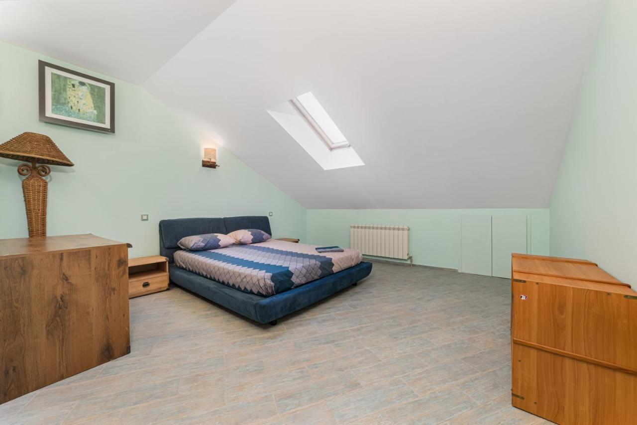 Classical Deribasivska 3-Bedrooms Apartment Odessa Luaran gambar