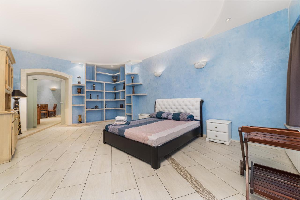 Classical Deribasivska 3-Bedrooms Apartment Odessa Luaran gambar